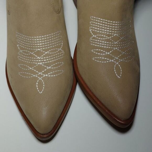 MIA Womens NEW w/Tags Tan Embroidered Tall Cowgirl Boots w/Zipper - sz. 7 1/2 - Picture 3 of 5